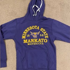Mankato mavericks small sweatshirt by league